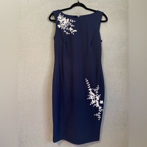 KARL LAGERFELD PARIS Beaded Crepe Sheath Dress Women’s Sz 4 Roundneck Sleeveless
